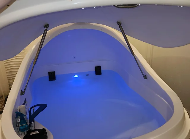 Float Therapy How it works, Benefits, Risks and Side effects