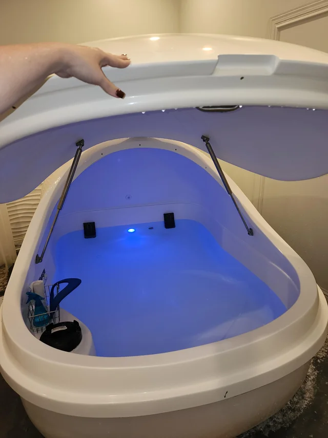 Float Therapy How it works, Benefits, Risks and Side effects